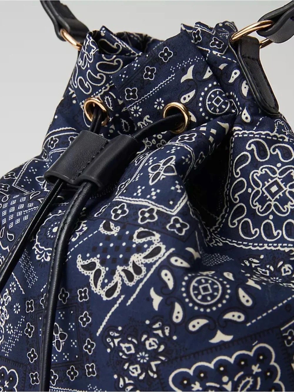 EUC! Ann Taylor Navy Bandana-Print Multiway Drawstring Bucket Bag